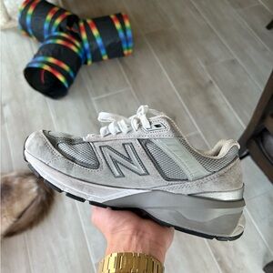 New Balance 990v5 Made in USA Grey Comfortable Dad Shoes US 8 Men’s